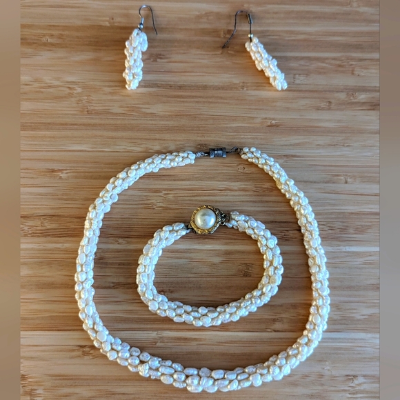 Pearl Set - Picture 1 of 4